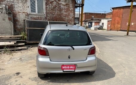 Toyota Vitz, 2000 год, 450 000 рублей, 2 фотография