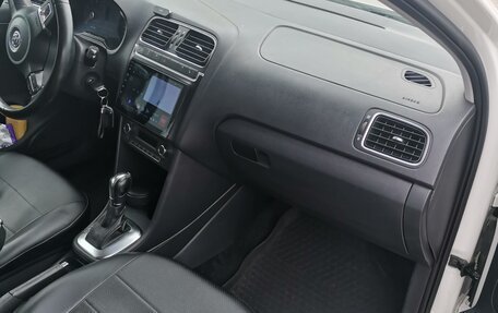 Volkswagen Polo VI (EU Market), 2012 год, 700 000 рублей, 11 фотография