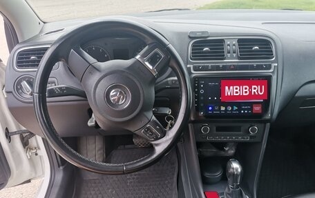 Volkswagen Polo VI (EU Market), 2012 год, 700 000 рублей, 9 фотография