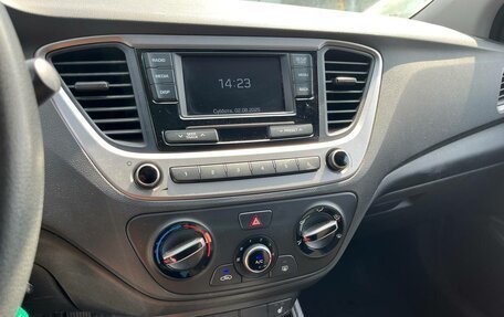 Hyundai Solaris II рестайлинг, 2017 год, 1 250 000 рублей, 12 фотография