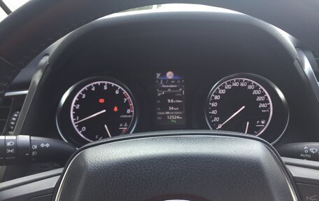 Toyota Camry, 2018 год, 3 800 000 рублей, 2 фотография