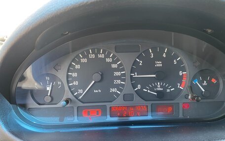 BMW 3 серия, 2003 год, 600 000 рублей, 12 фотография