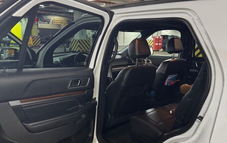 Ford Explorer VI, 2017 год, 2 870 000 рублей, 14 фотография