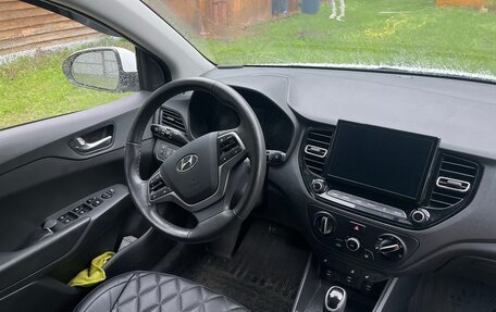 Hyundai Solaris II рестайлинг, 2020 год, 1 630 000 рублей, 4 фотография