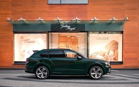 Bentley Bentayga I, 2024 год, 43 500 000 рублей, 3 фотография