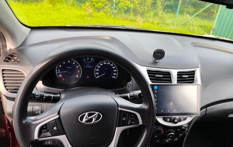 Hyundai Solaris II рестайлинг, 2012 год, 870 000 рублей, 21 фотография