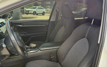 Toyota Camry, 2018 год, 2 600 000 рублей, 13 фотография