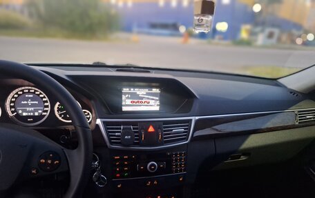 Mercedes-Benz E-Класс, 2011 год, 1 385 000 рублей, 2 фотография