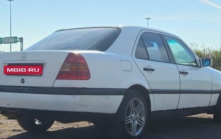 Mercedes-Benz C-Класс, 1993 год, 175 000 рублей, 4 фотография