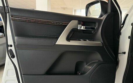 Toyota Land Cruiser 200, 2012 год, 3 100 000 рублей, 12 фотография