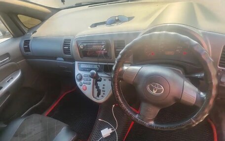 Toyota Wish II, 2004 год, 770 000 рублей, 2 фотография