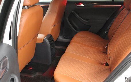 Volkswagen Jetta VI, 2011 год, 850 000 рублей, 10 фотография
