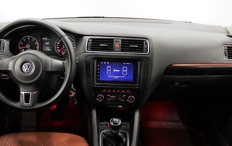Volkswagen Jetta VI, 2011 год, 850 000 рублей, 9 фотография