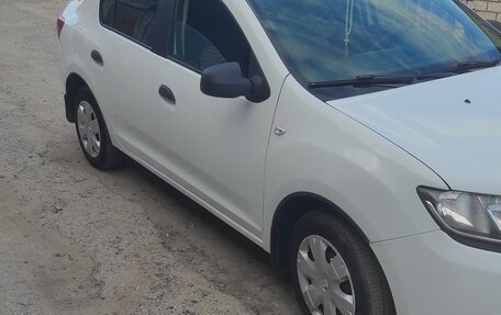 Renault Logan II, 2017 год, 670 000 рублей, 3 фотография