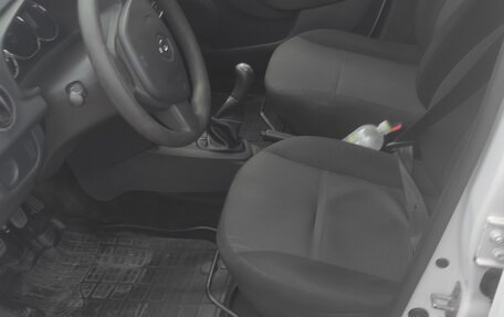Renault Logan II, 2017 год, 670 000 рублей, 6 фотография