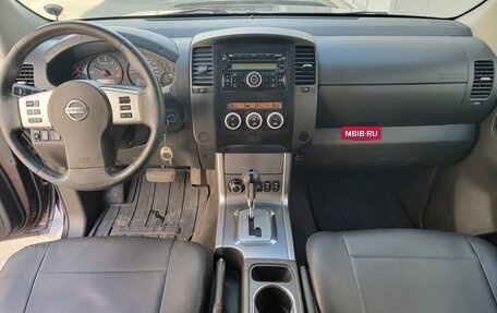 Nissan Navara (Frontier), 2010 год, 1 350 000 рублей, 11 фотография
