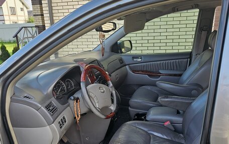 Toyota Sienna II рестайлинг, 2005 год, 1 250 000 рублей, 9 фотография