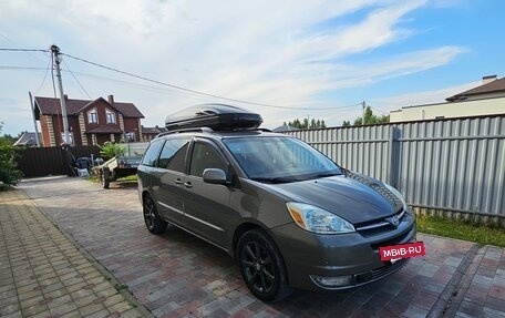 Toyota Sienna II рестайлинг, 2005 год, 1 250 000 рублей, 2 фотография