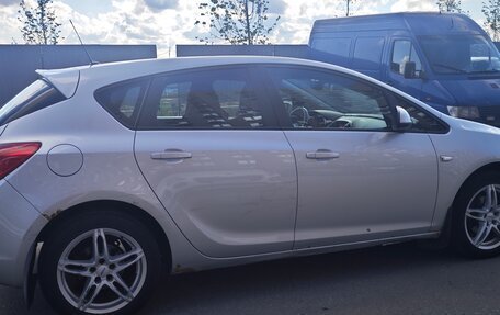 Opel Astra J, 2011 год, 750 000 рублей, 23 фотография