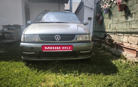 Volkswagen Polo III рестайлинг, 1999 год, 150 000 рублей, 1 фотография