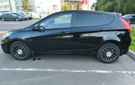 Hyundai Solaris II рестайлинг, 2012 год, 820 000 рублей, 2 фотография