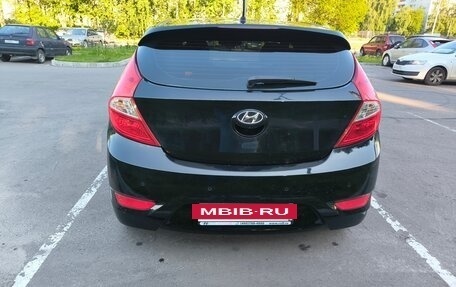 Hyundai Solaris II рестайлинг, 2012 год, 820 000 рублей, 3 фотография