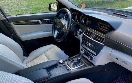 Mercedes-Benz C-Класс, 2011 год, 1 800 000 рублей, 6 фотография