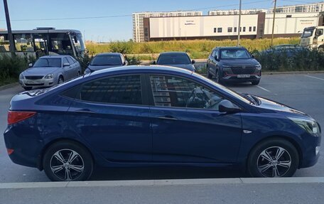 Hyundai Solaris II рестайлинг, 2015 год, 750 000 рублей, 3 фотография