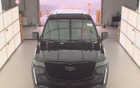 Cadillac Escalade V, 2022 год, 8 100 000 рублей, 2 фотография