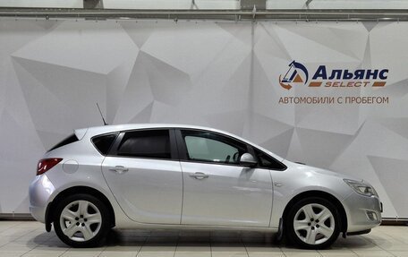 Opel Astra J, 2011 год, 810 000 рублей, 2 фотография