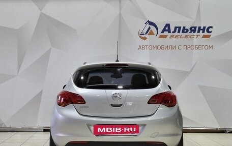 Opel Astra J, 2011 год, 810 000 рублей, 4 фотография