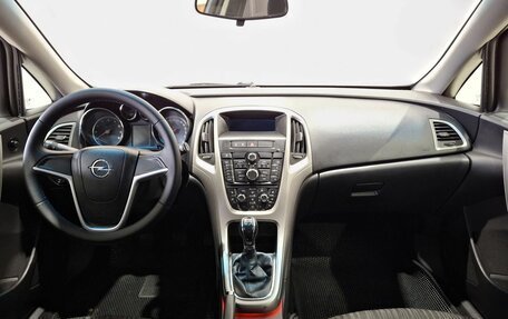 Opel Astra J, 2011 год, 810 000 рублей, 9 фотография