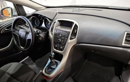 Opel Astra J, 2011 год, 810 000 рублей, 12 фотография