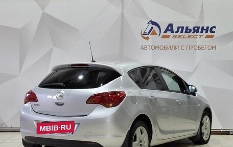 Opel Astra J, 2011 год, 810 000 рублей, 3 фотография