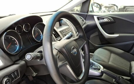Opel Astra J, 2011 год, 810 000 рублей, 23 фотография