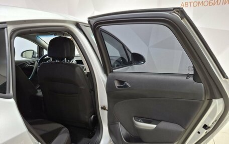 Opel Astra J, 2011 год, 810 000 рублей, 26 фотография