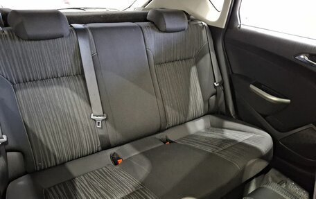 Opel Astra J, 2011 год, 810 000 рублей, 36 фотография