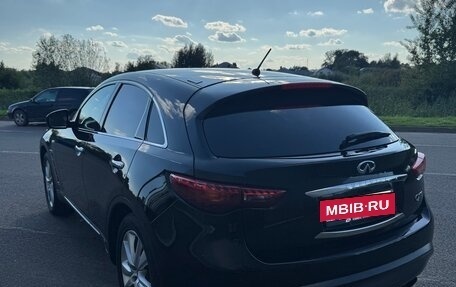 Infiniti QX70, 2015 год, 2 550 000 рублей, 5 фотография