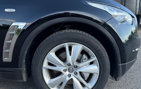 Infiniti QX70, 2015 год, 2 550 000 рублей, 6 фотография