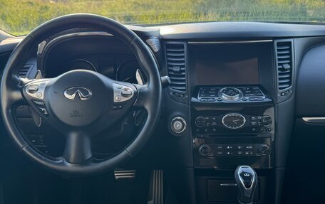 Infiniti QX70, 2015 год, 2 550 000 рублей, 7 фотография