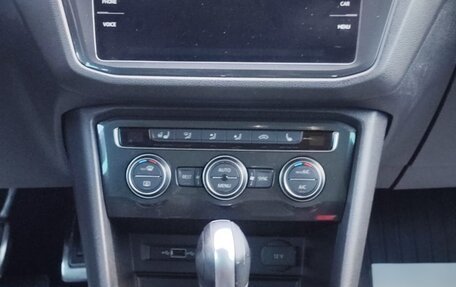 Volkswagen Tiguan II, 2019 год, 2 450 000 рублей, 9 фотография