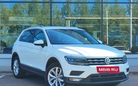Volkswagen Tiguan II, 2019 год, 2 450 000 рублей, 3 фотография