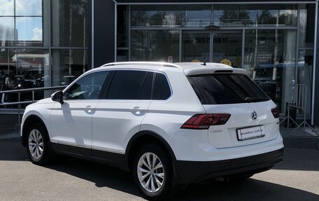 Volkswagen Tiguan II, 2019 год, 2 410 000 рублей, 7 фотография