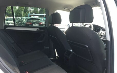 Volkswagen Tiguan II, 2019 год, 2 410 000 рублей, 11 фотография