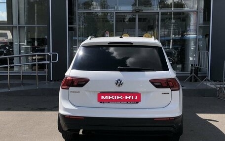 Volkswagen Tiguan II, 2019 год, 2 410 000 рублей, 6 фотография