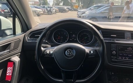 Volkswagen Tiguan II, 2019 год, 2 410 000 рублей, 12 фотография