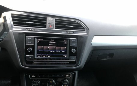 Volkswagen Tiguan II, 2019 год, 2 410 000 рублей, 15 фотография