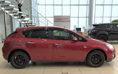 Opel Astra J, 2011 год, 550 000 рублей, 4 фотография