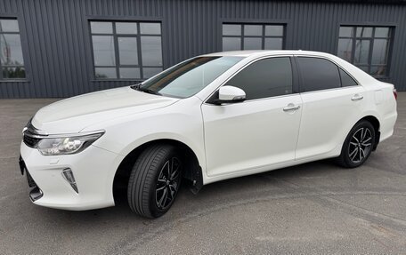 Toyota Camry, 2017 год, 2 550 000 рублей, 4 фотография