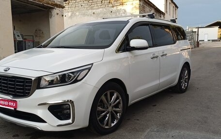 KIA Carnival III, 2018 год, 2 490 000 рублей, 4 фотография
